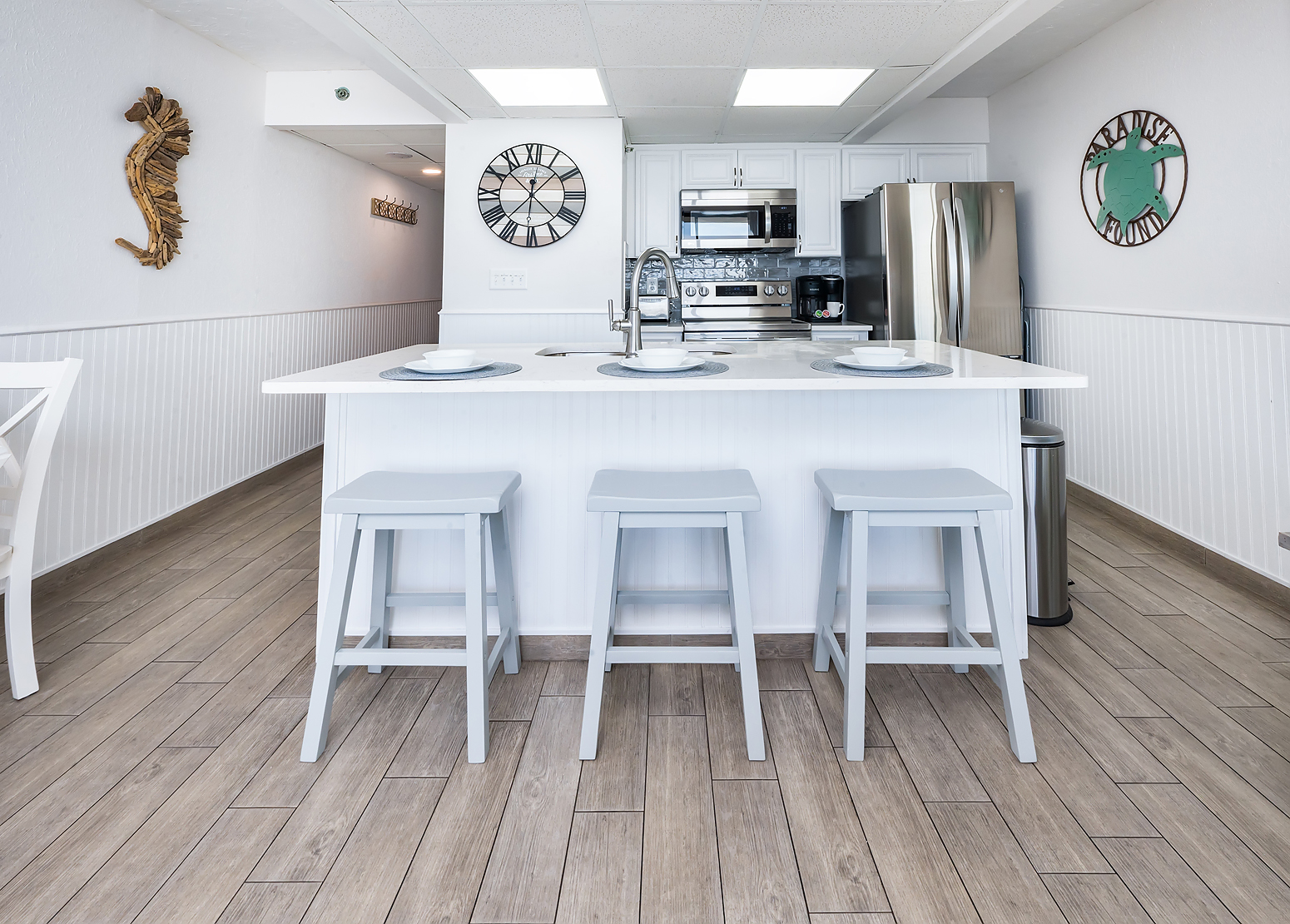 Newly updated full kitchen