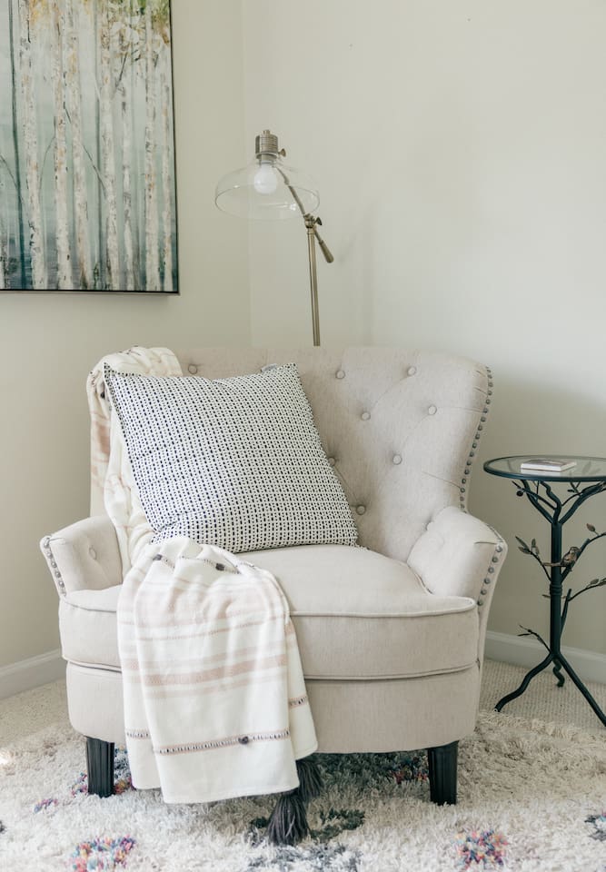 Cozy seating area in the primary suite. 