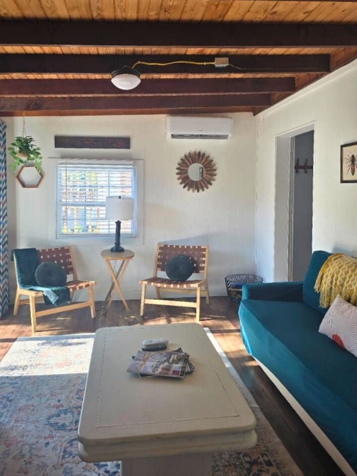 Granary‑house‑living‑room‑teal‑sofa