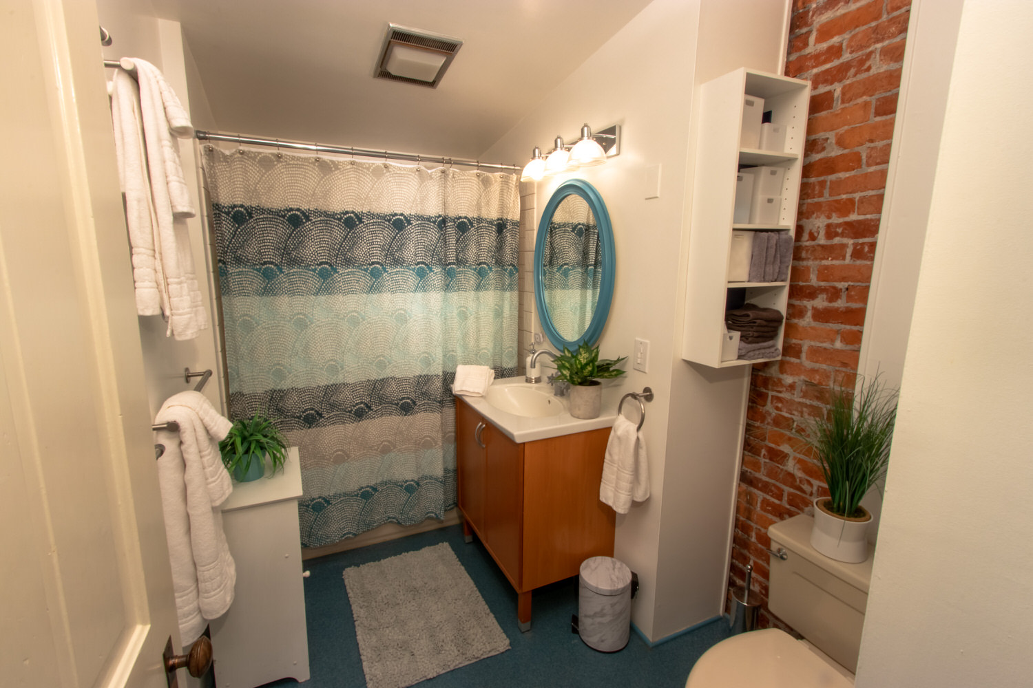 Bathroom #2 of 2: Tub/Shower combo