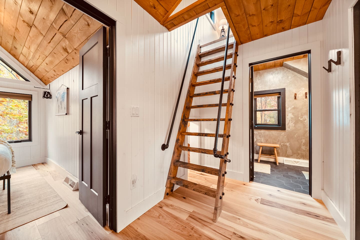 Third story lookout tower. This futon pulls out into a twin bed.
Please note: the only access is by the ships ladder.