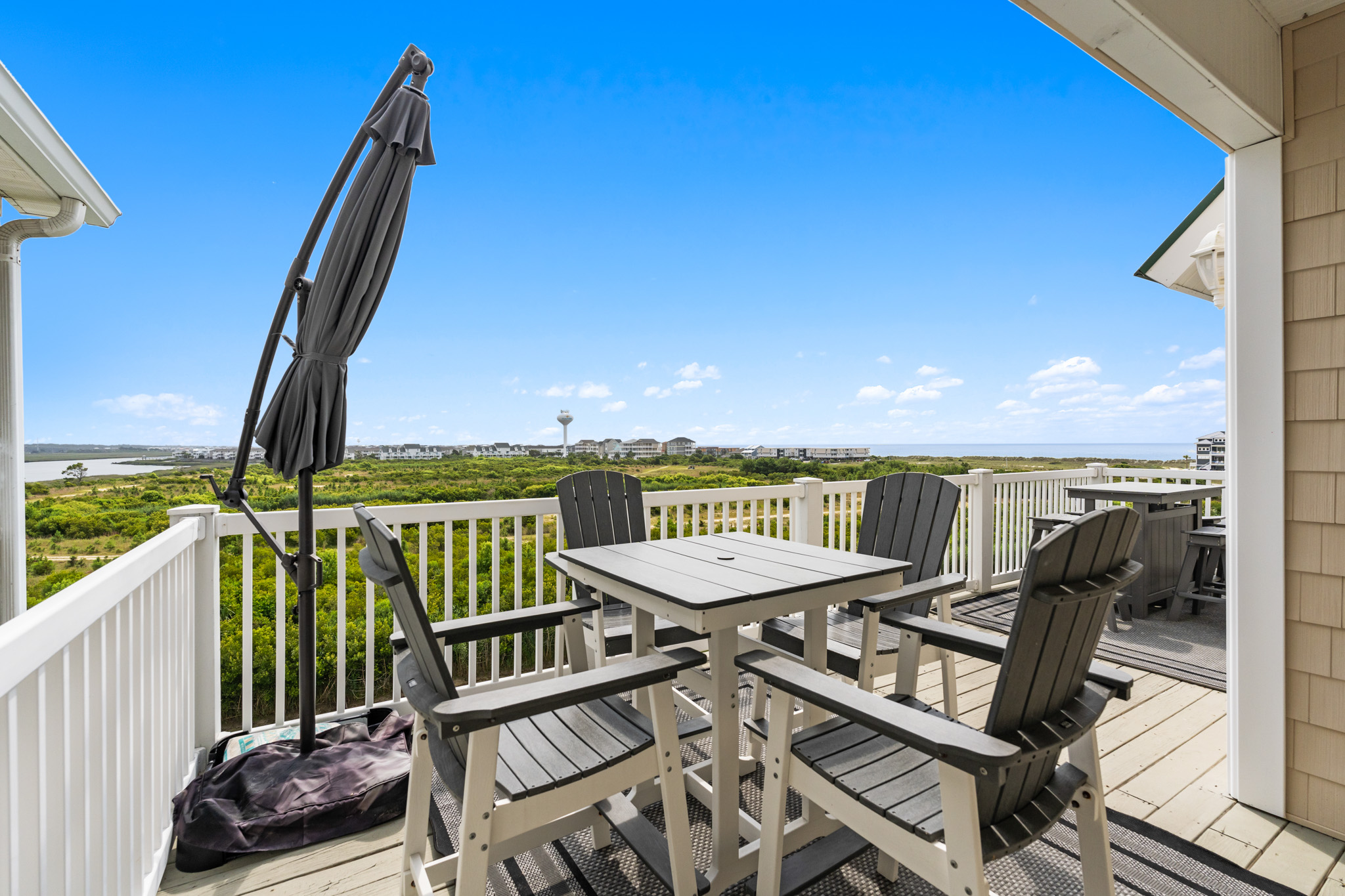 Deck/Ocean