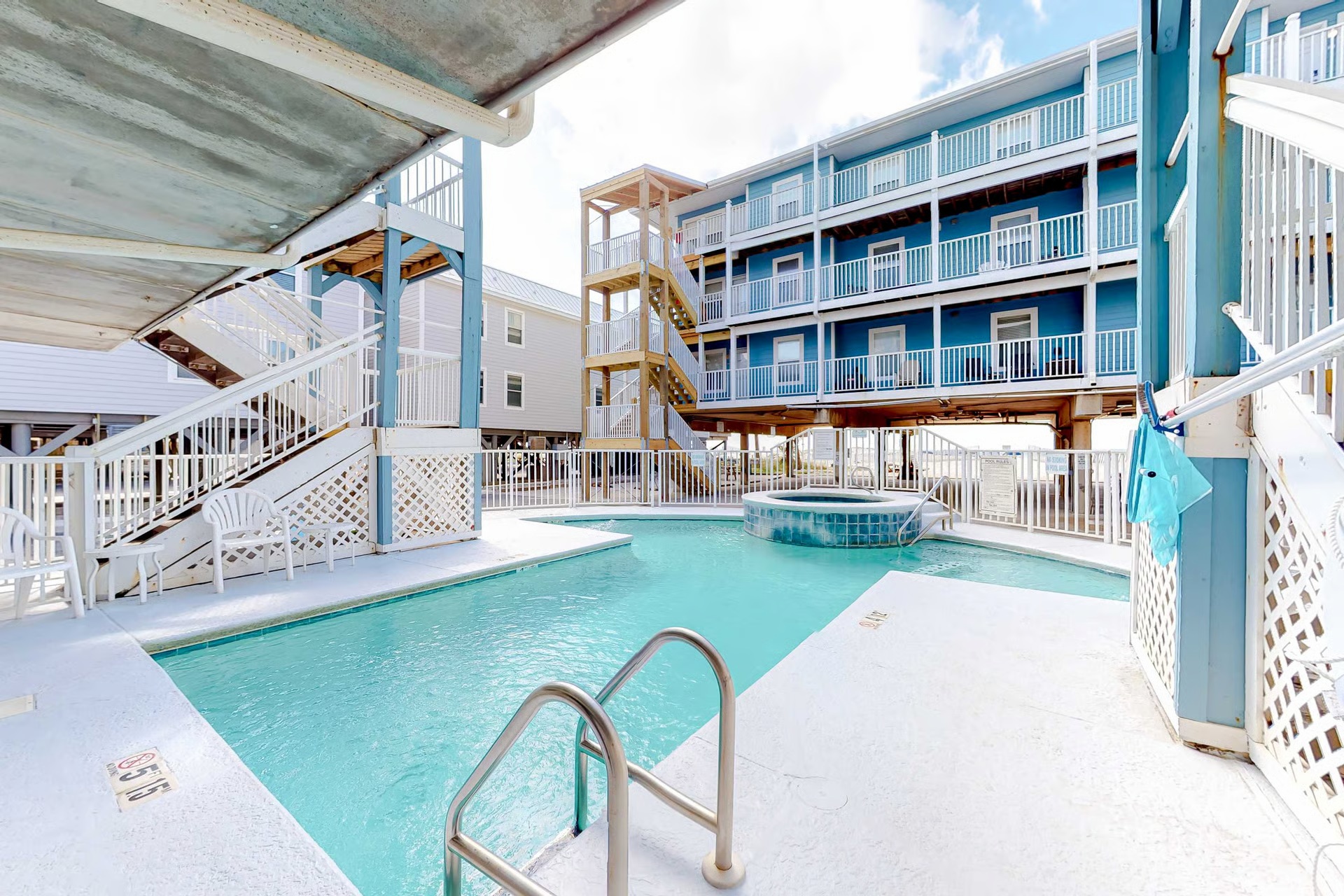 Sparkling Pool