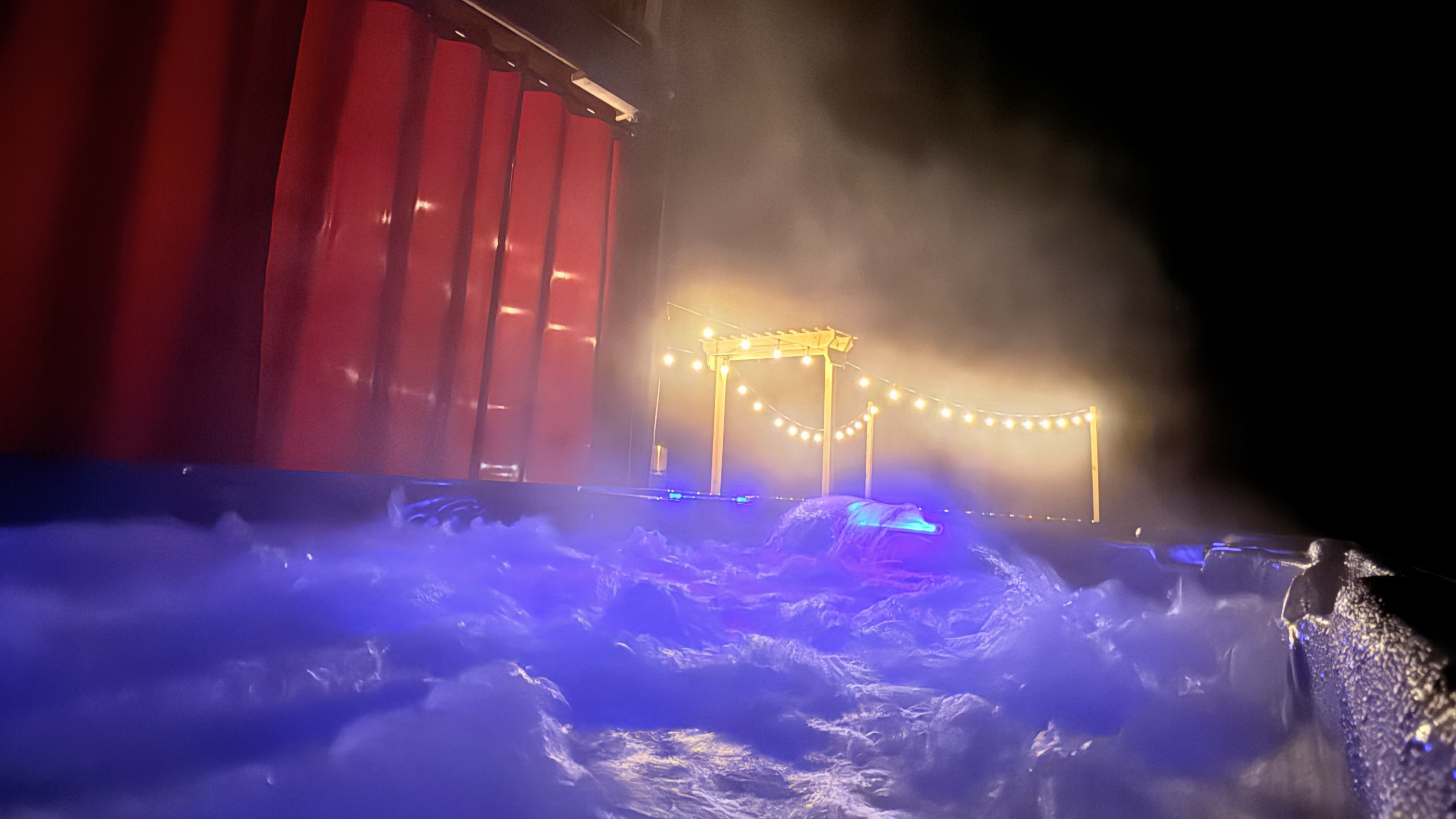 When the day winds down, the warmth turns up — slip into the bubbling spa, listen to laughter by the fire, and savor the peace of a starlit Kentucky night.