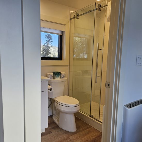 Upstairs full bath