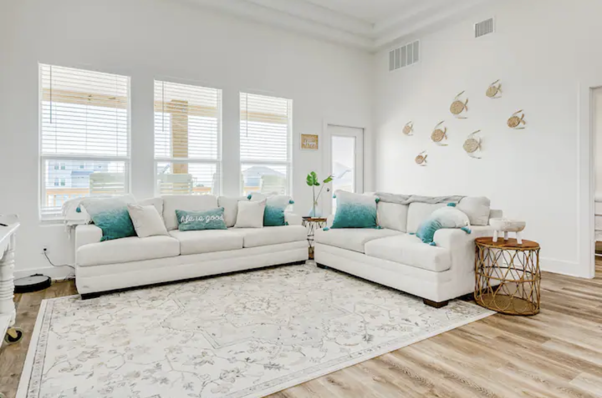 c8db4800761443ae9cdb4cd09d0387c3 | Beachhouse | Texas | TX | Vacation Homes | Galveston | Crystal Beach | Kokomo | Breezy Days | Beachfront Elegance | Sunrise Serenity | Southern Sands Property Management, LLC