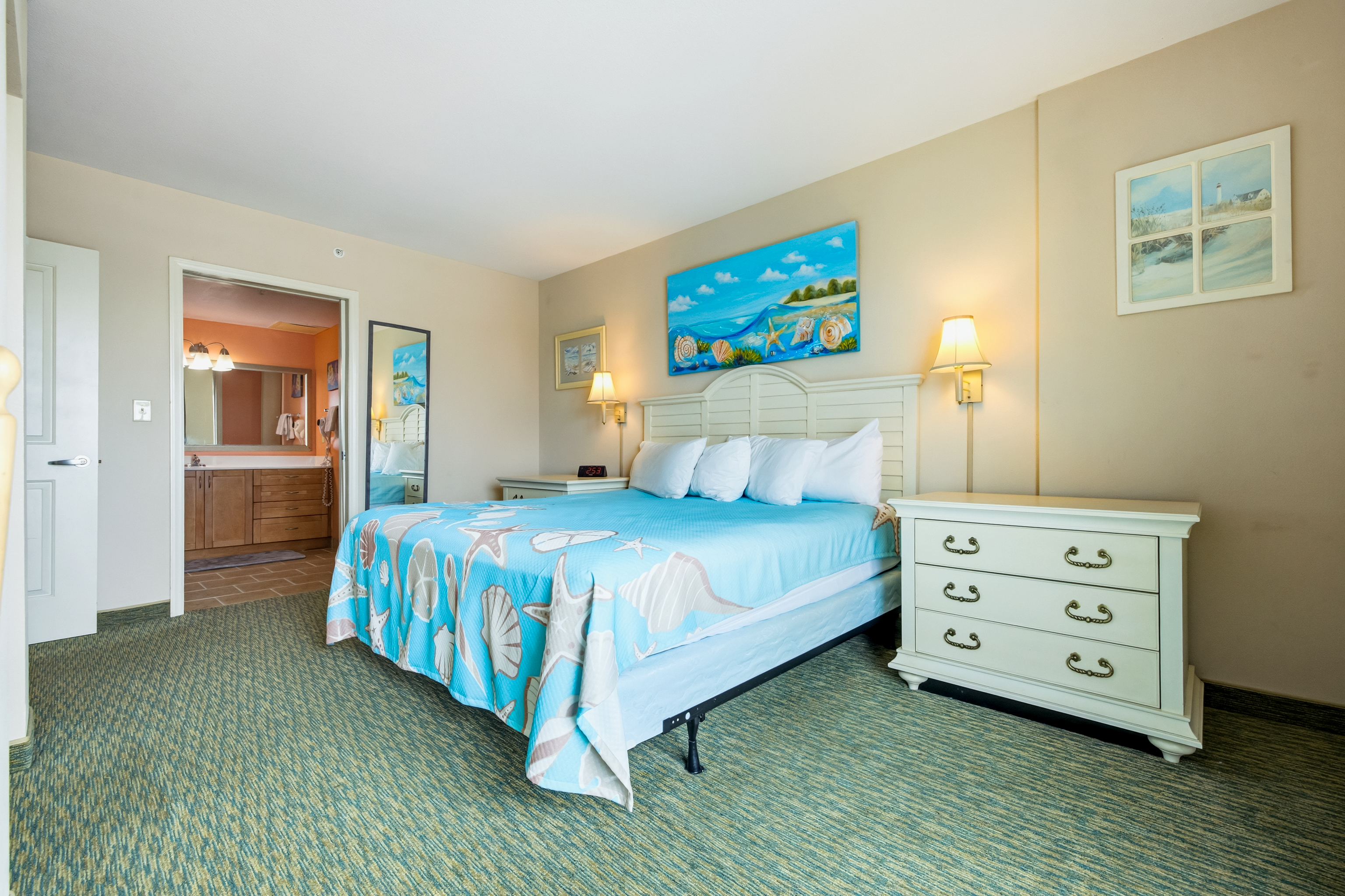 Your own private retreat with a full bathroom just steps from the bed ⭐