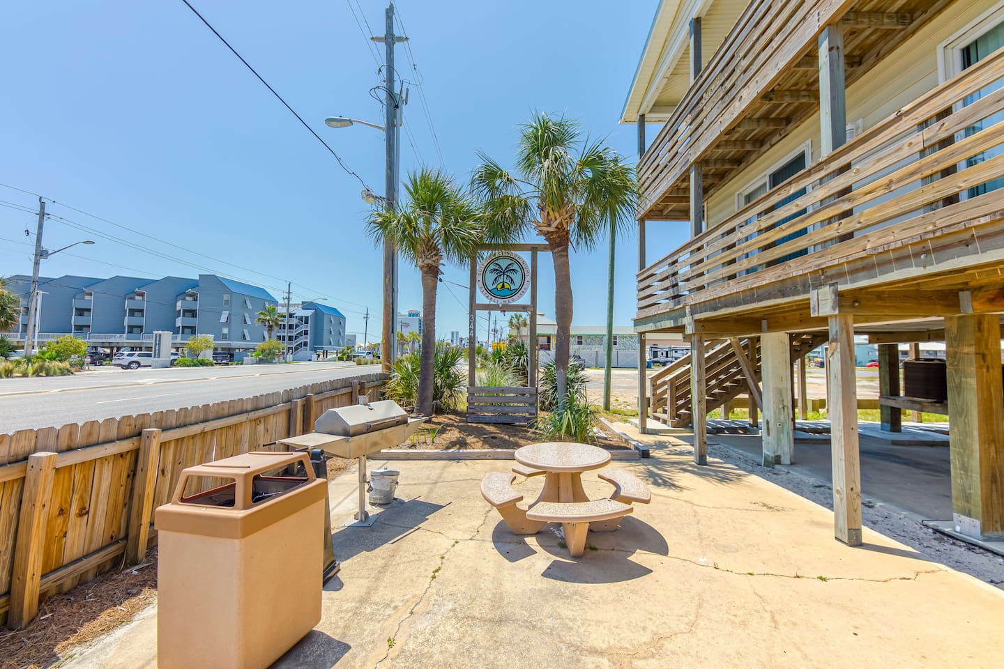 Outdoor Space: Enjoy fun BBQs and relaxing gatherings in your sunny Gulf Shores oasis!