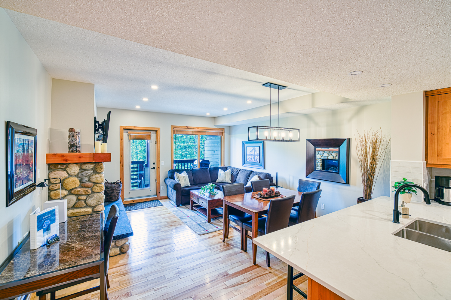 Welcome to Rundle Cliffs 301!