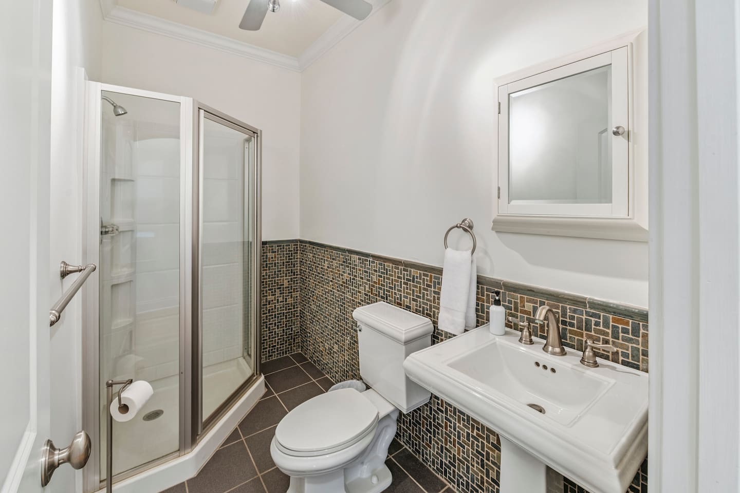 Full Bathroom 3 in The Chalet