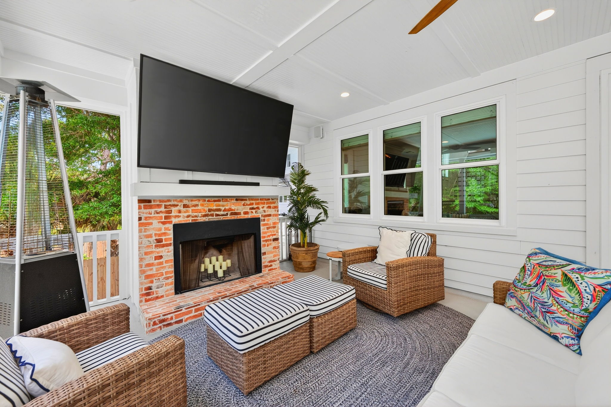 Screened porch | Driftwood Dreams | 105 Forest Trail | Isle of Palms, SC | IOP Escapes