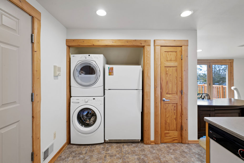Master Suite washer/dryer