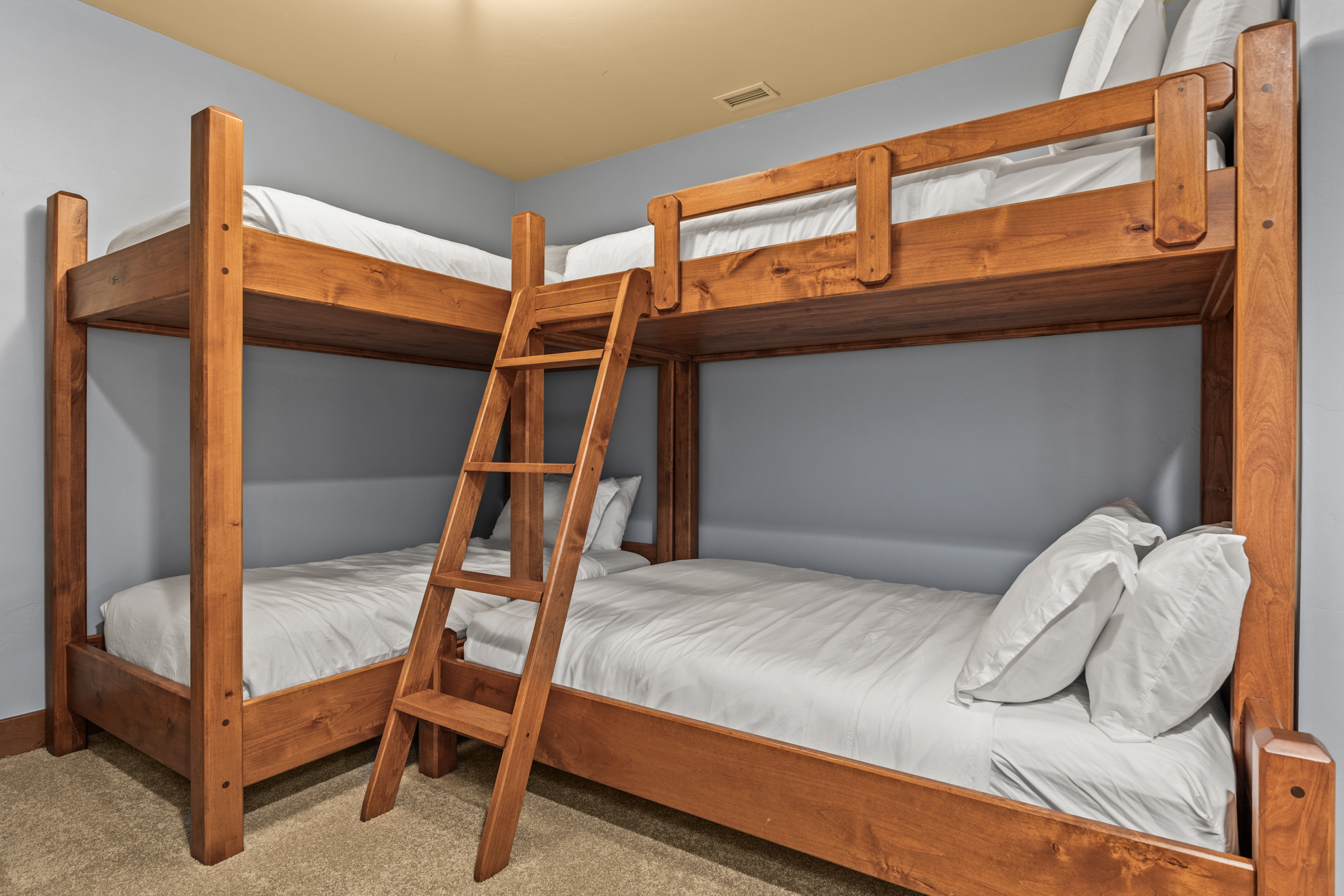 Bunk Beds Bedroom #2