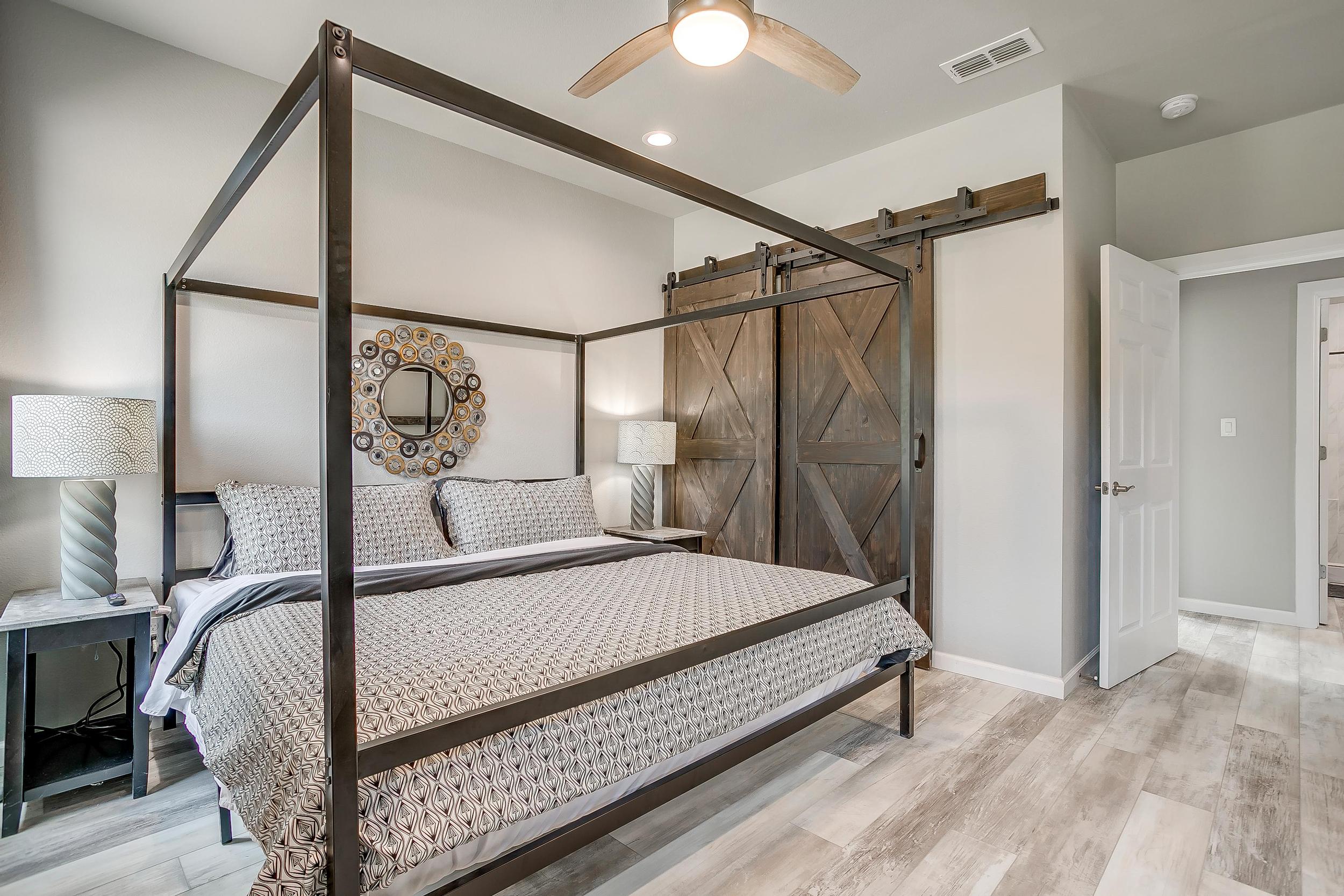 Master Bedroom (king)