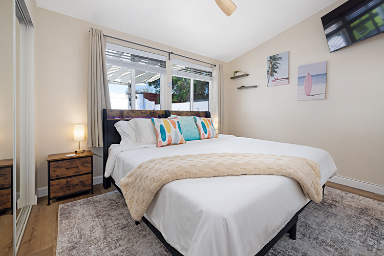 Bedroom #1 can be configured as 2 Twin beds or 1 King bed