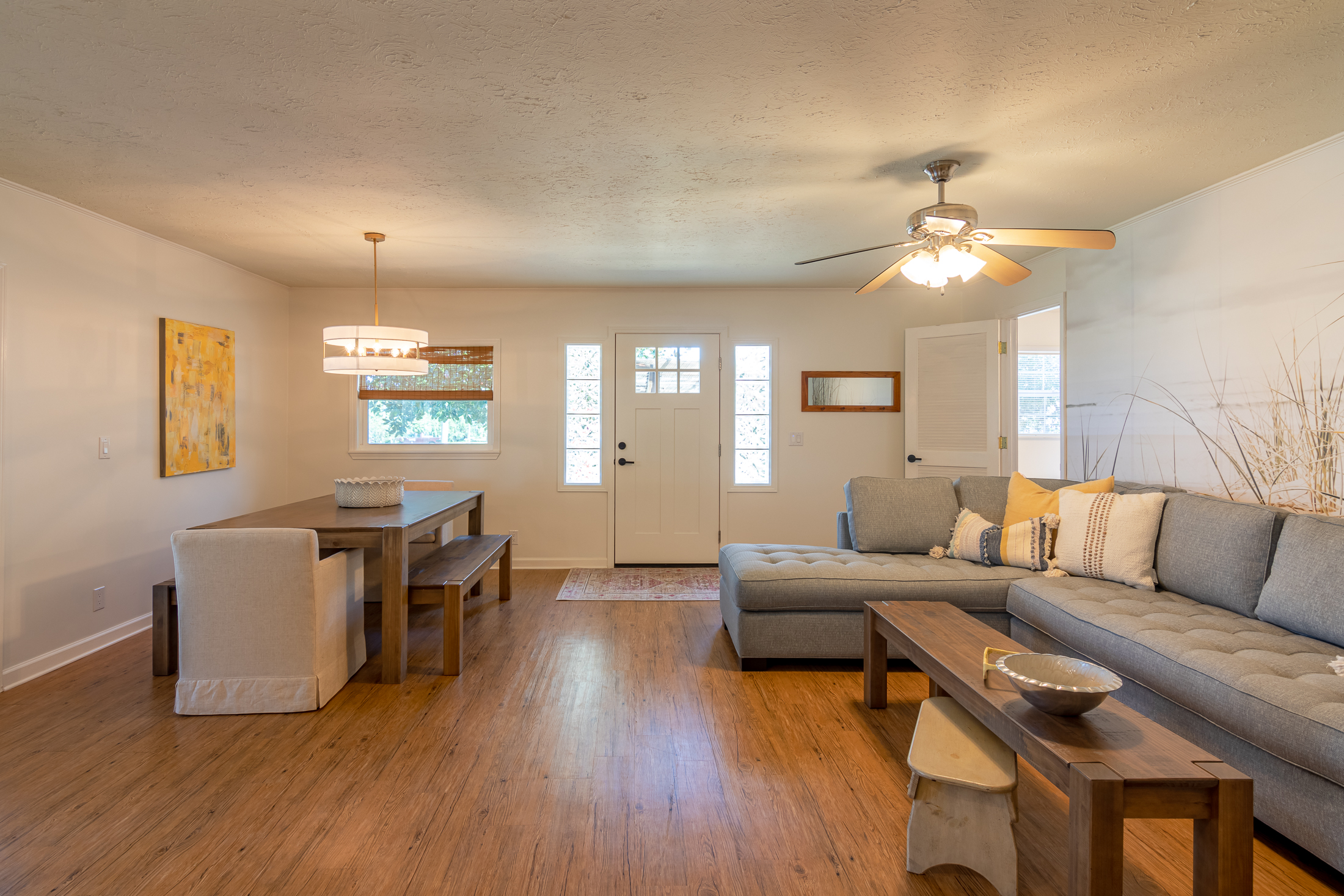 Living/Dining Area