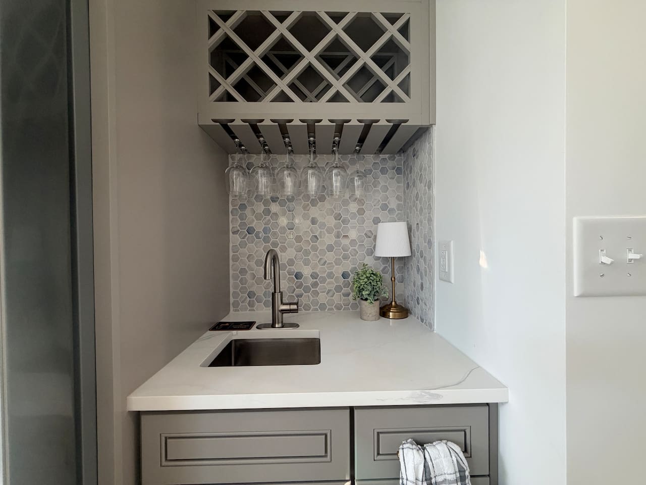 Wet bar with a filtered water station.