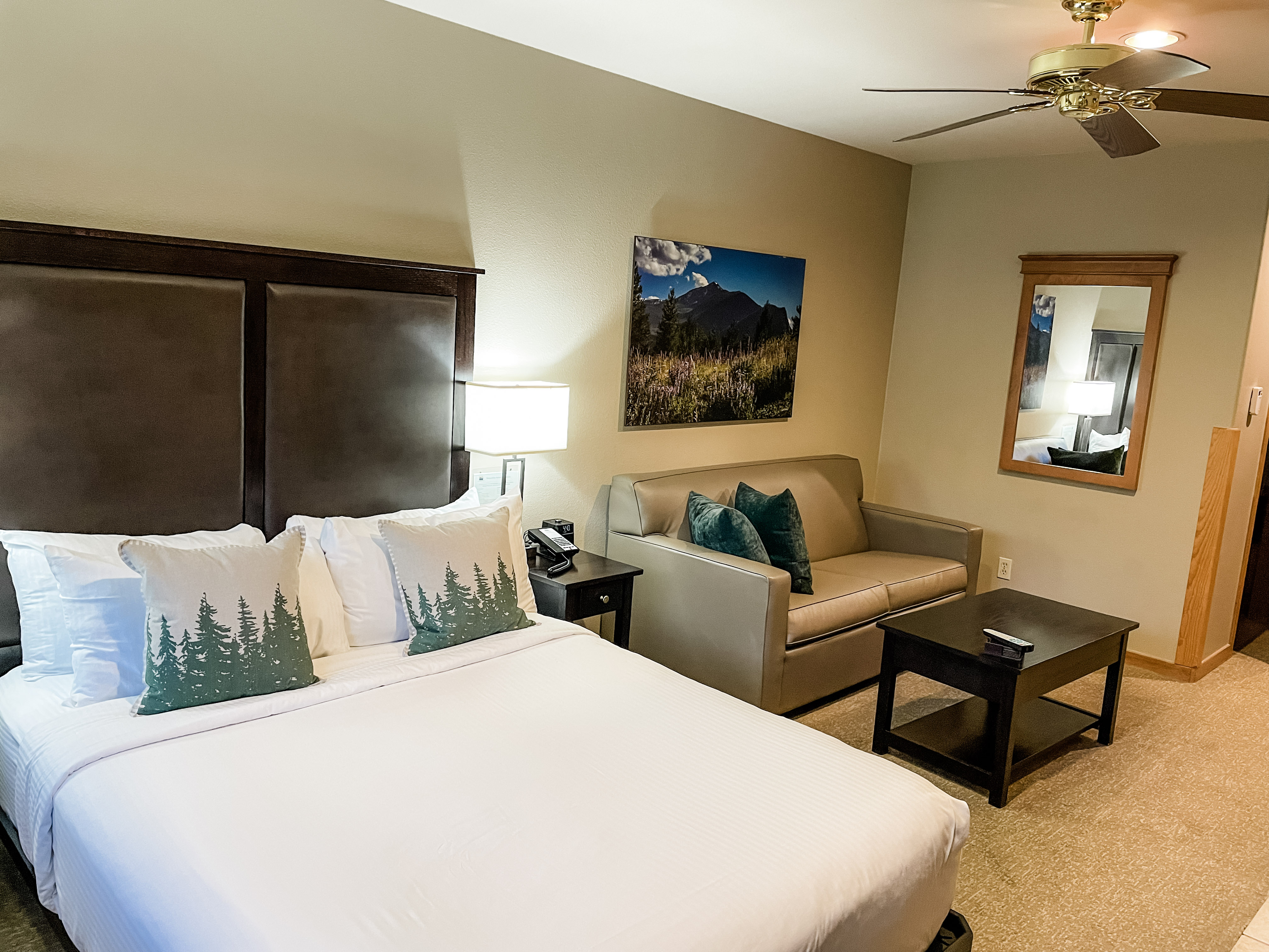 Grand Timber Lodge Studio