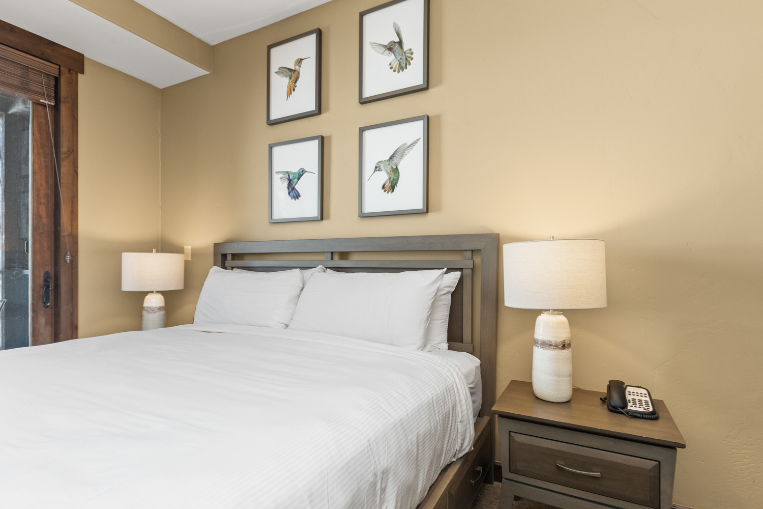 Bedroom 1 | King Bed 