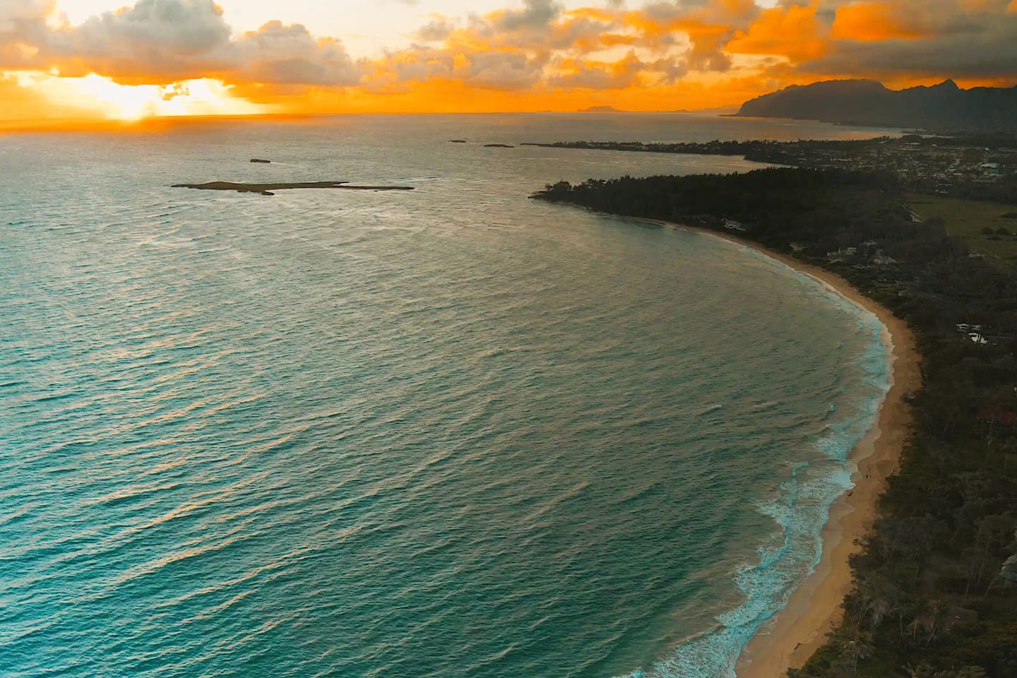Mile-Long Secret Beach 60 meters to the right of the home