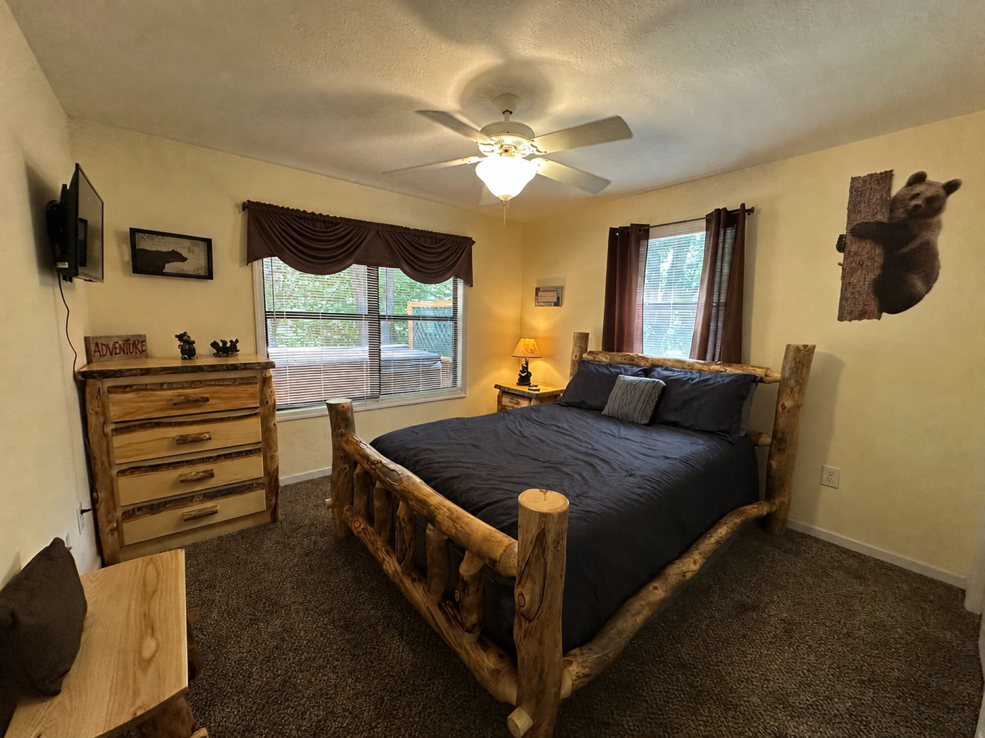 Beautiful Queen Log Bed-Smart TV