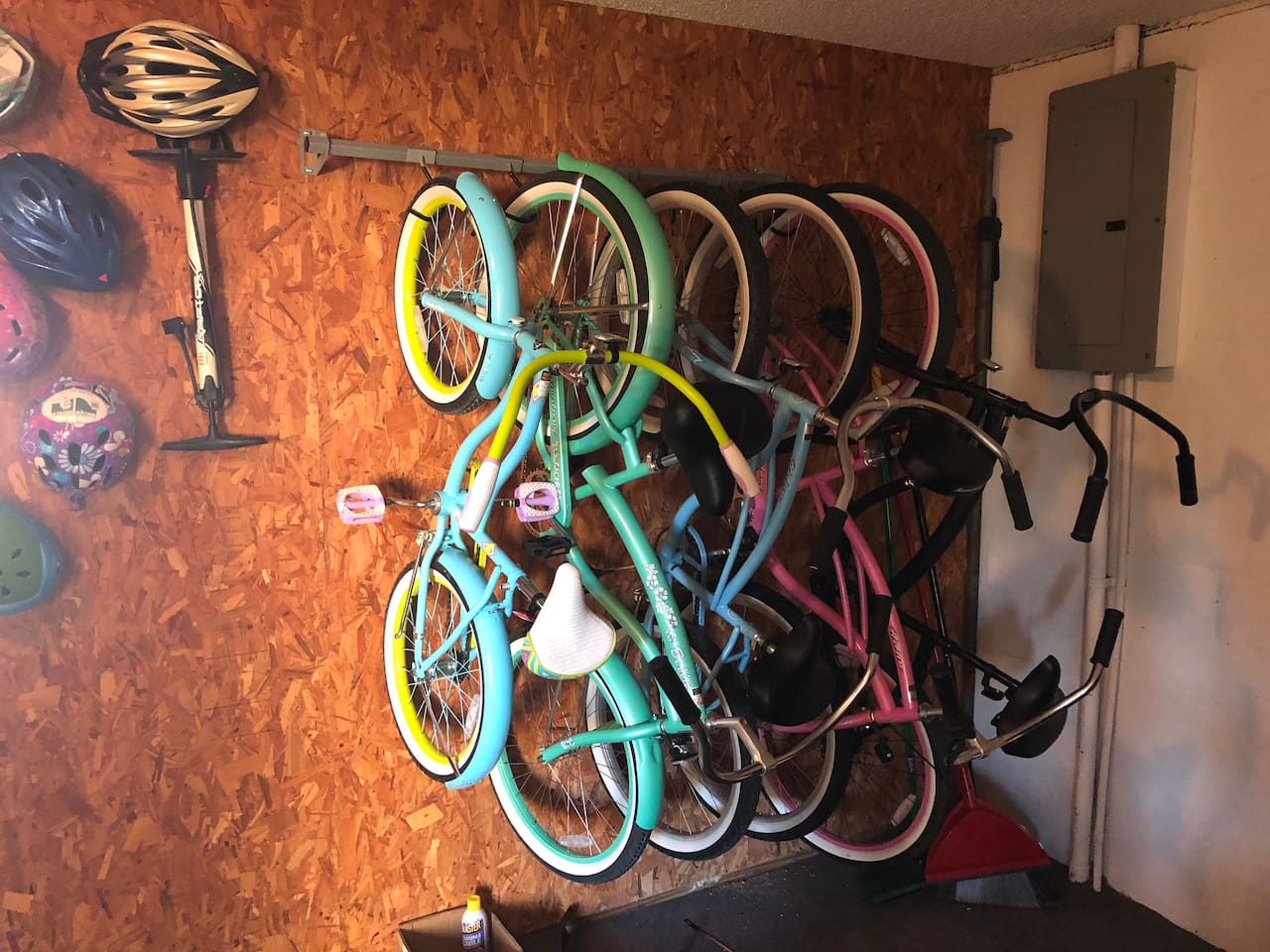Ready to explore Anna Maria Island? Hop on our complimentary bikes or catch the FREE trolley just steps from the home. Golf carts are welcome on AMI too—cruise around, soak up the sunshine, and enjoy the island at your own pace!
