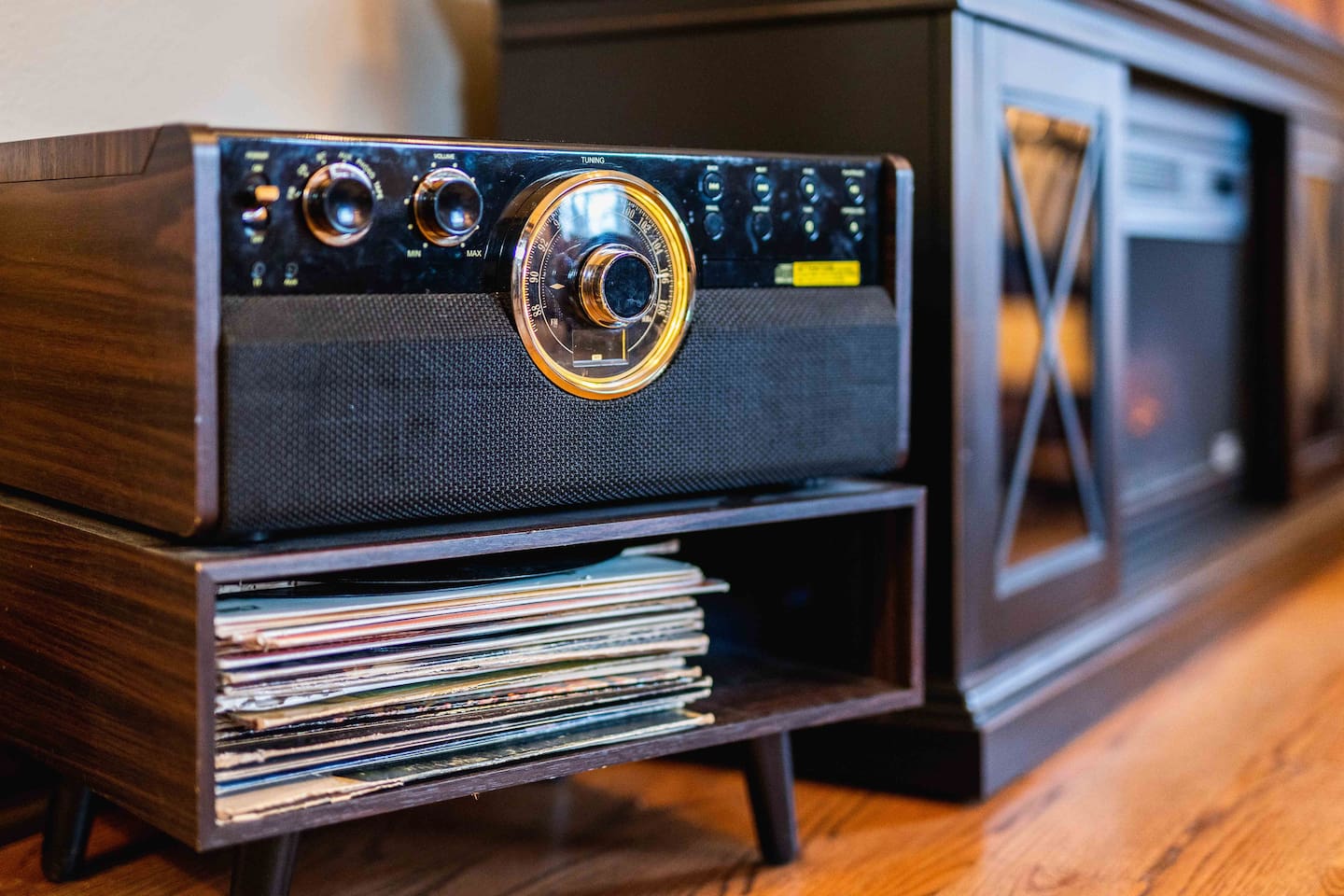 Your entertainment center options includes Radio, Bluetooth audio, vinyl records, and cassette tape. 