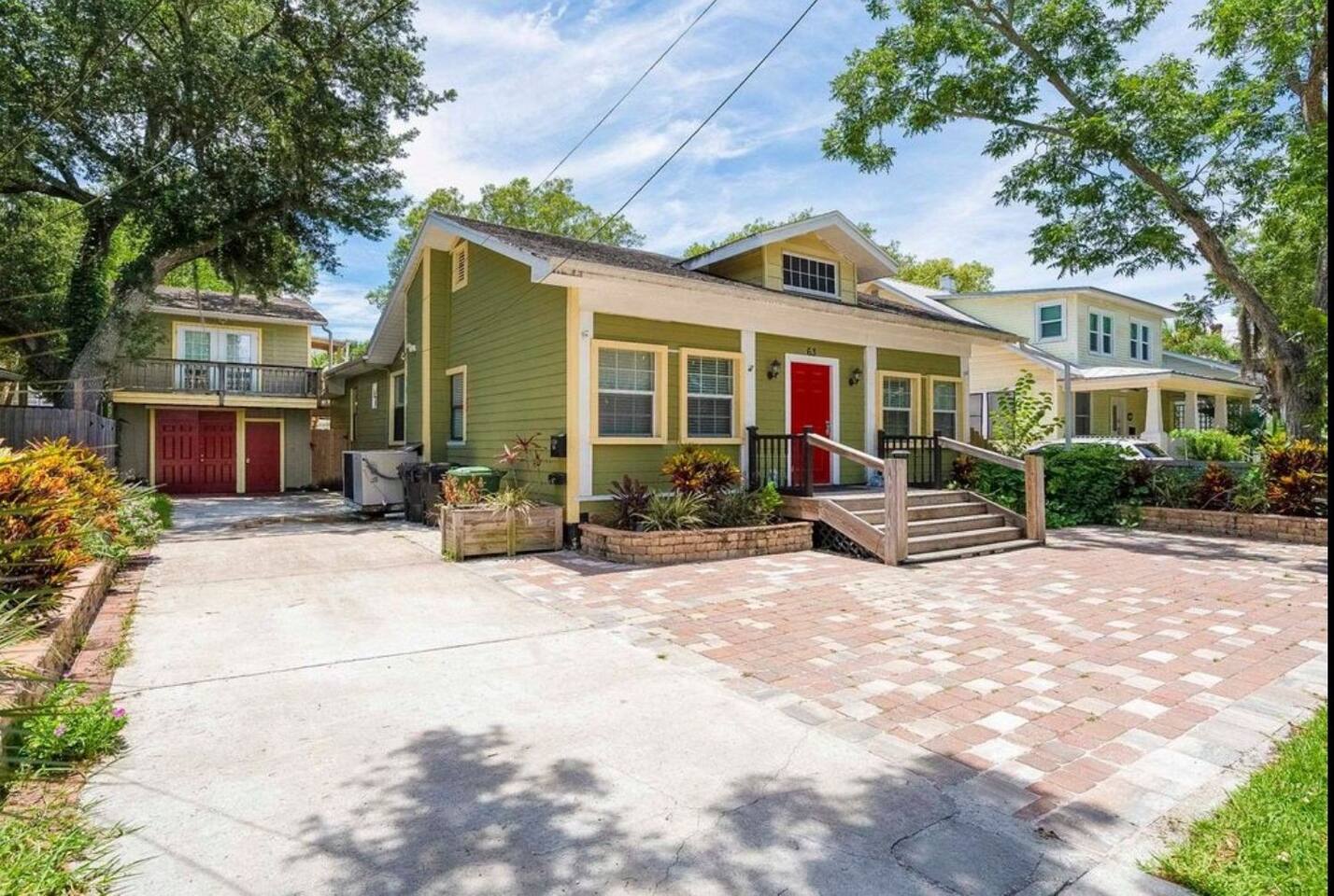 Up to 4 parking spaces available off street! Park and walk (or bike) the rest of your vacation!