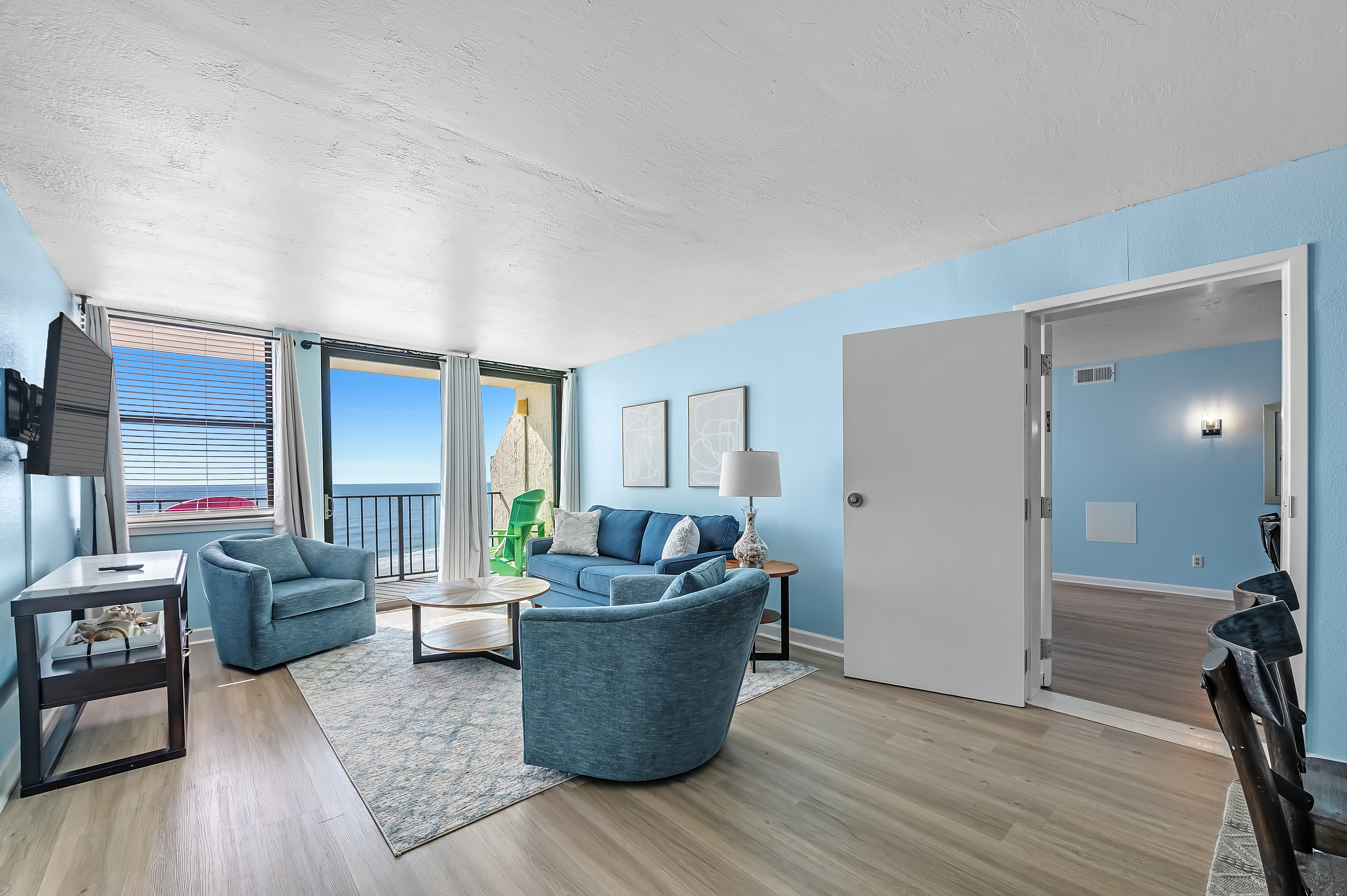Living Room #601-With Connecting Door to #602