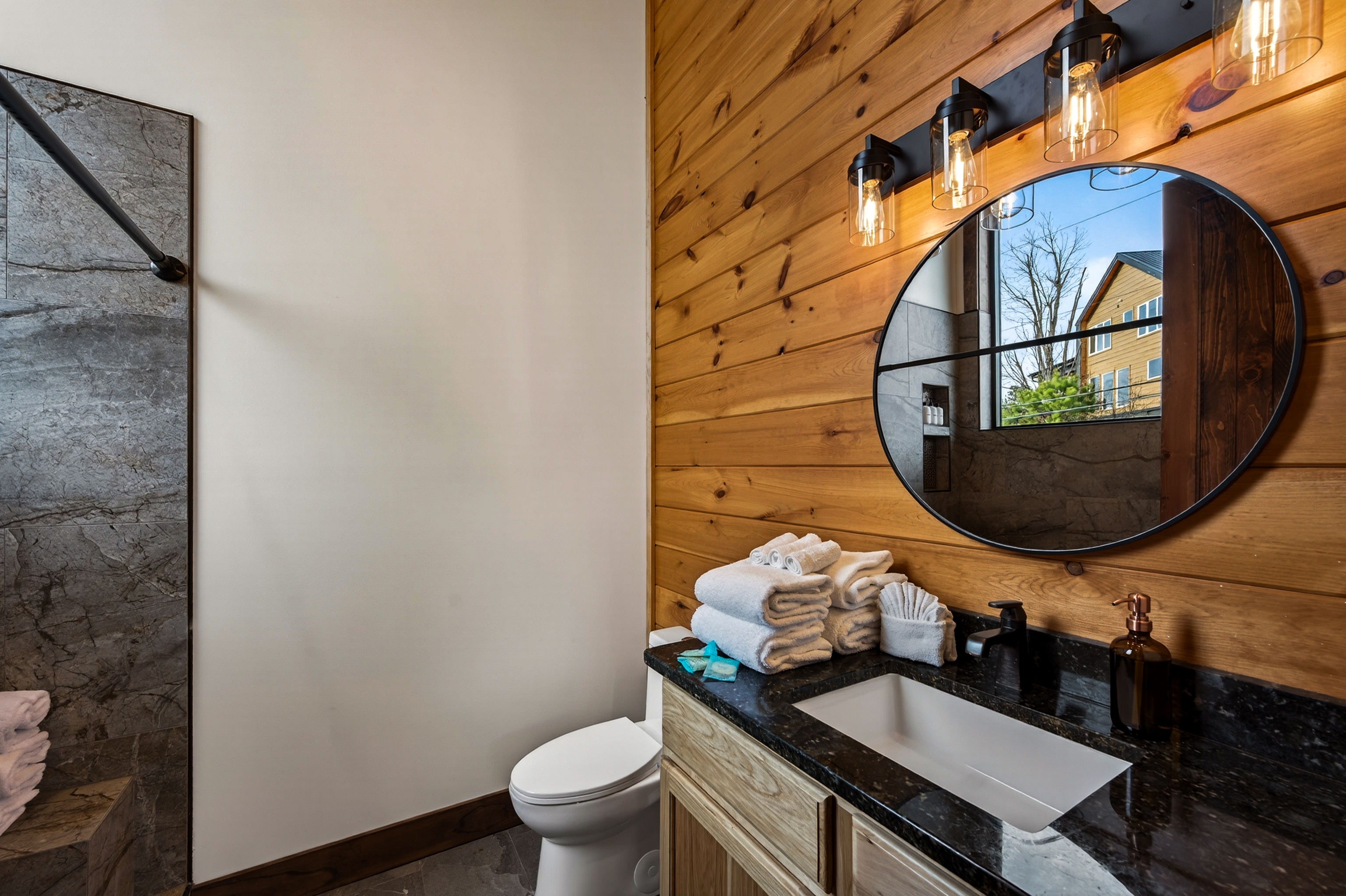 This is the bathroom en-suite to the two queen over queen bunks.