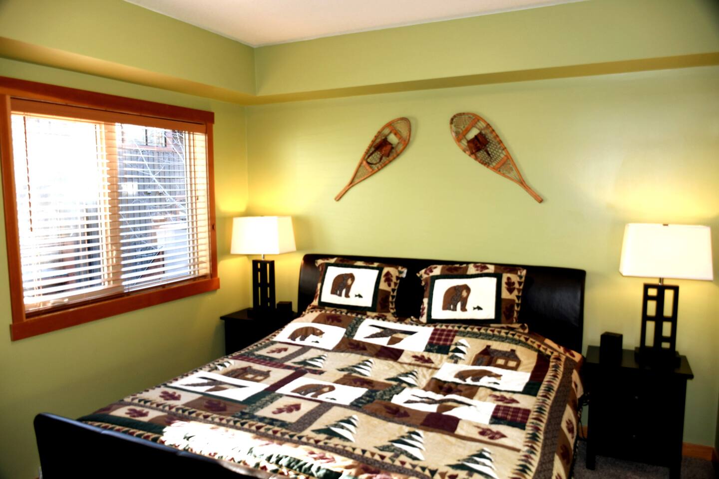 Main Bedroom, king size bed, with en-suite bathroom