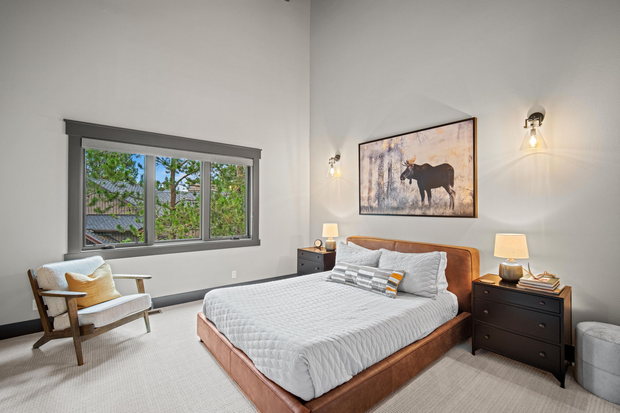 Upstairs: 5th Bedroom (Queen)