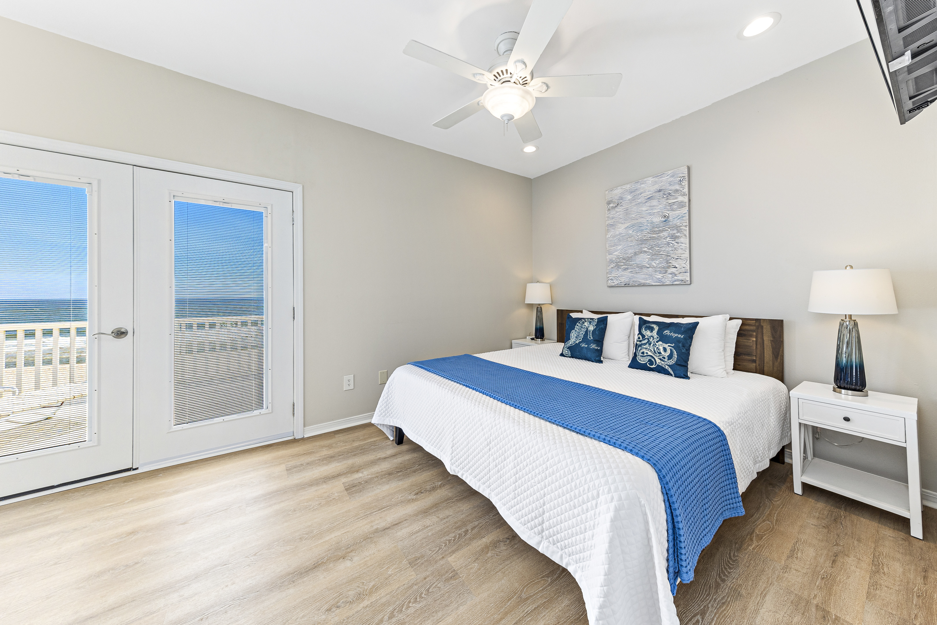 Upstairs Master Bedroom on East Side with King Bed and Ensuite (Bedroom 2)