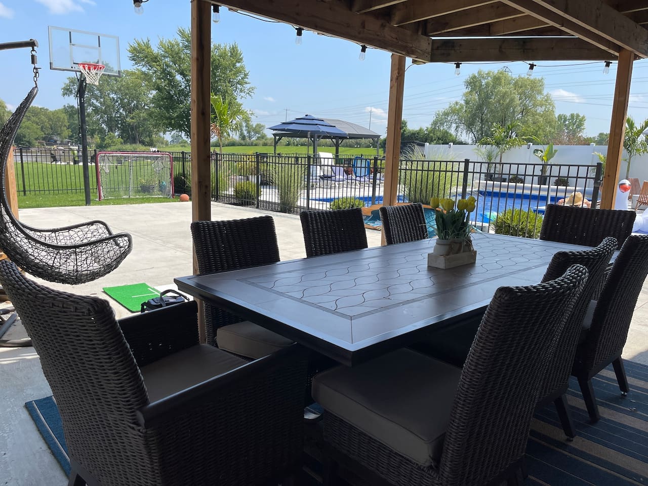 Outdoor dining