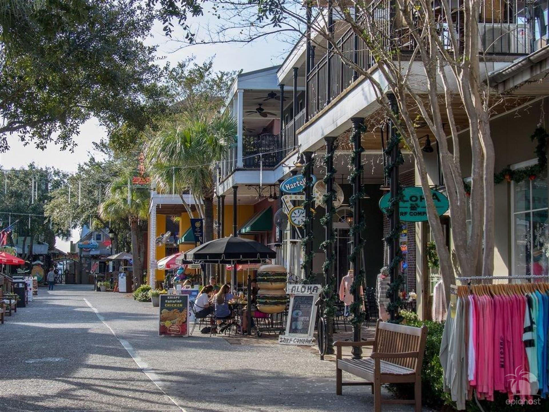 Baytowne Wharf village shops and outdoor dining