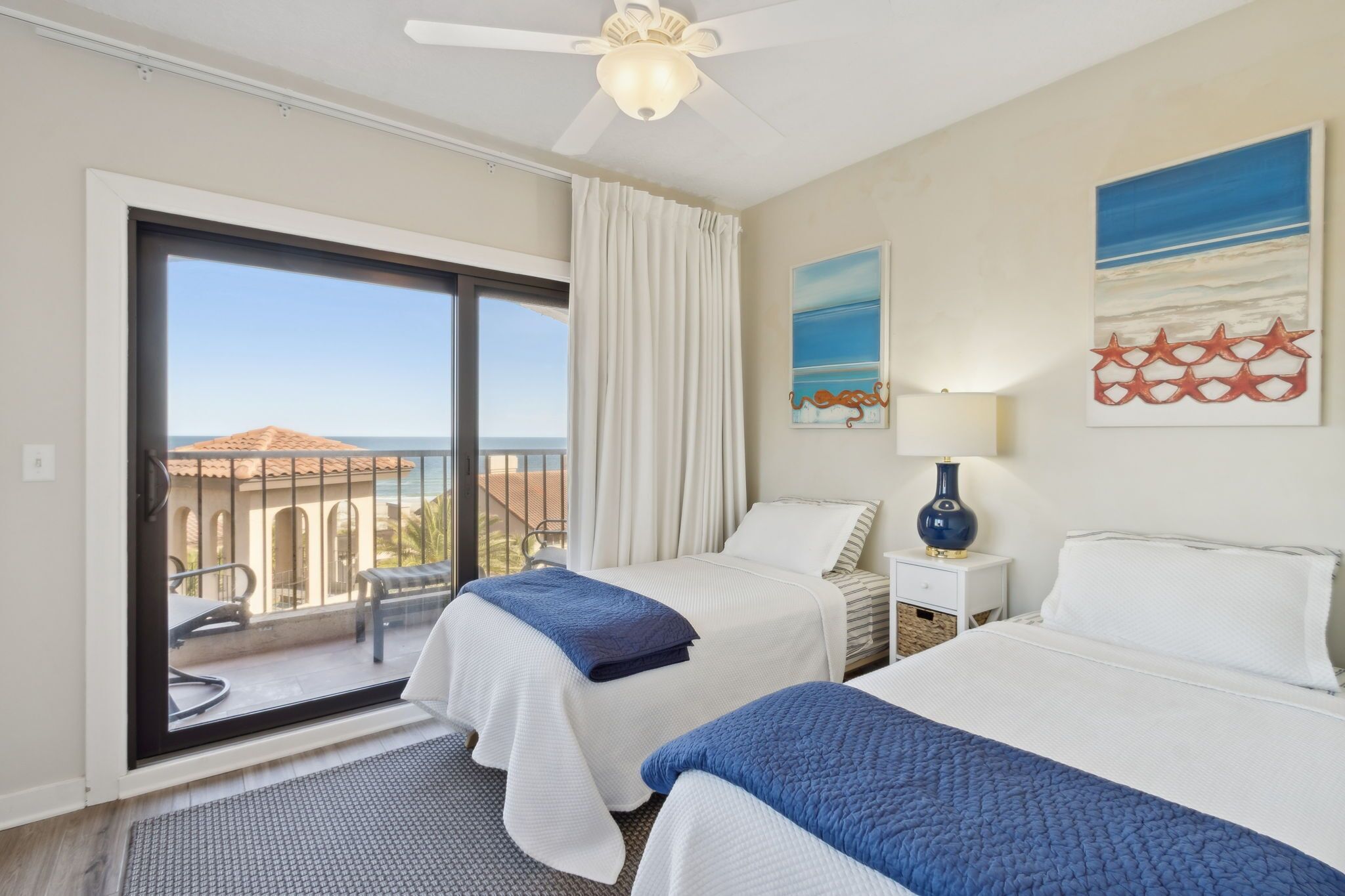 2 Twin Beds-Ocean views