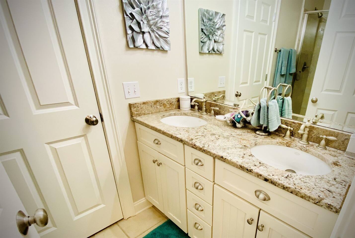 Full Bath shared with bedroom 2 and 3