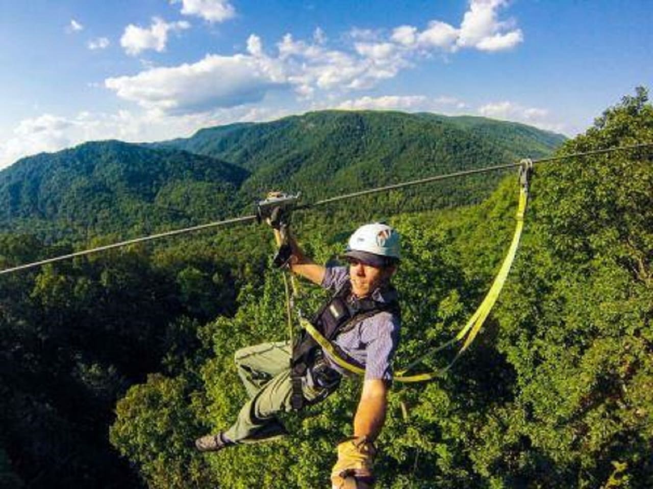 Nearby zip lines- 1 in Lake Lure , 5 minutes from cabin with larger ones in Saluda and Asheville ( The Gorge).