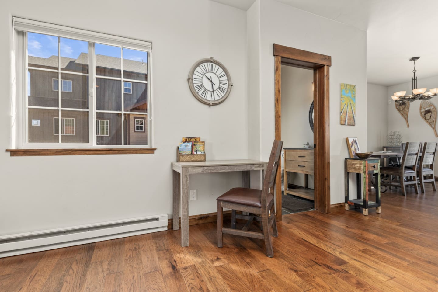 Main Level - Desk