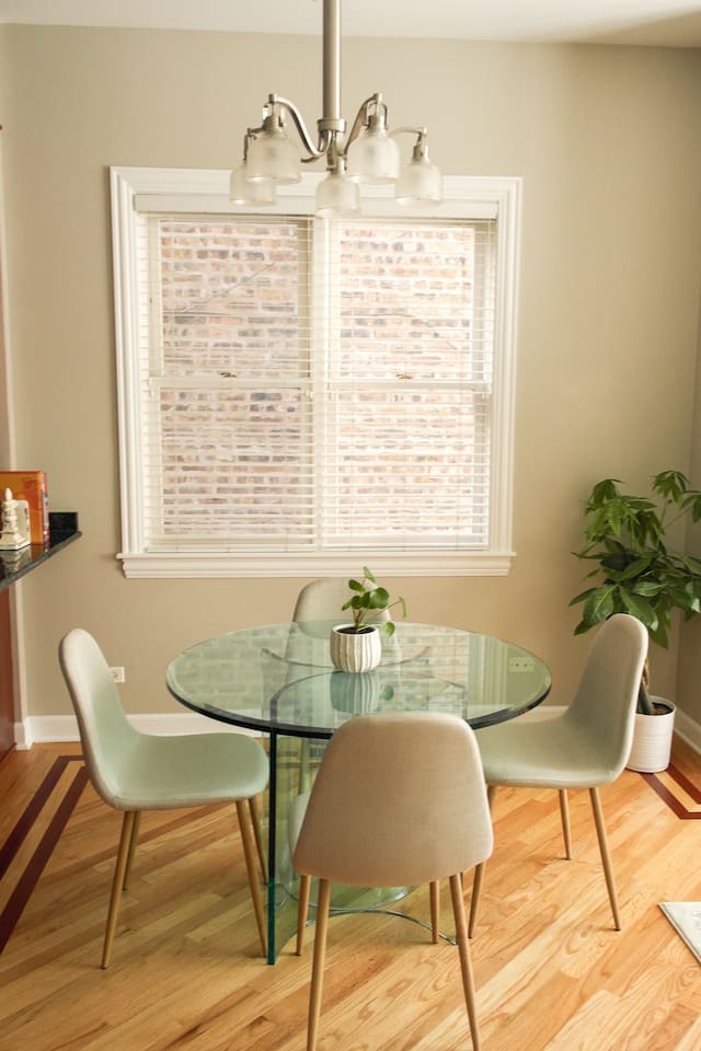 Additional dining space for coffee, snacks, or workspace