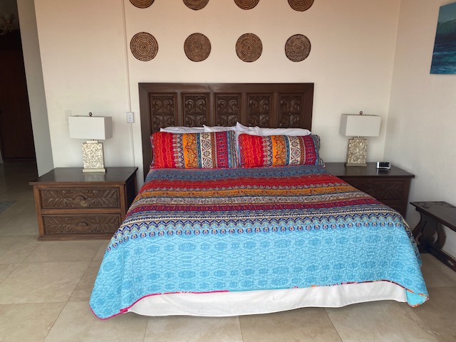 Guest Room with Queen Bed