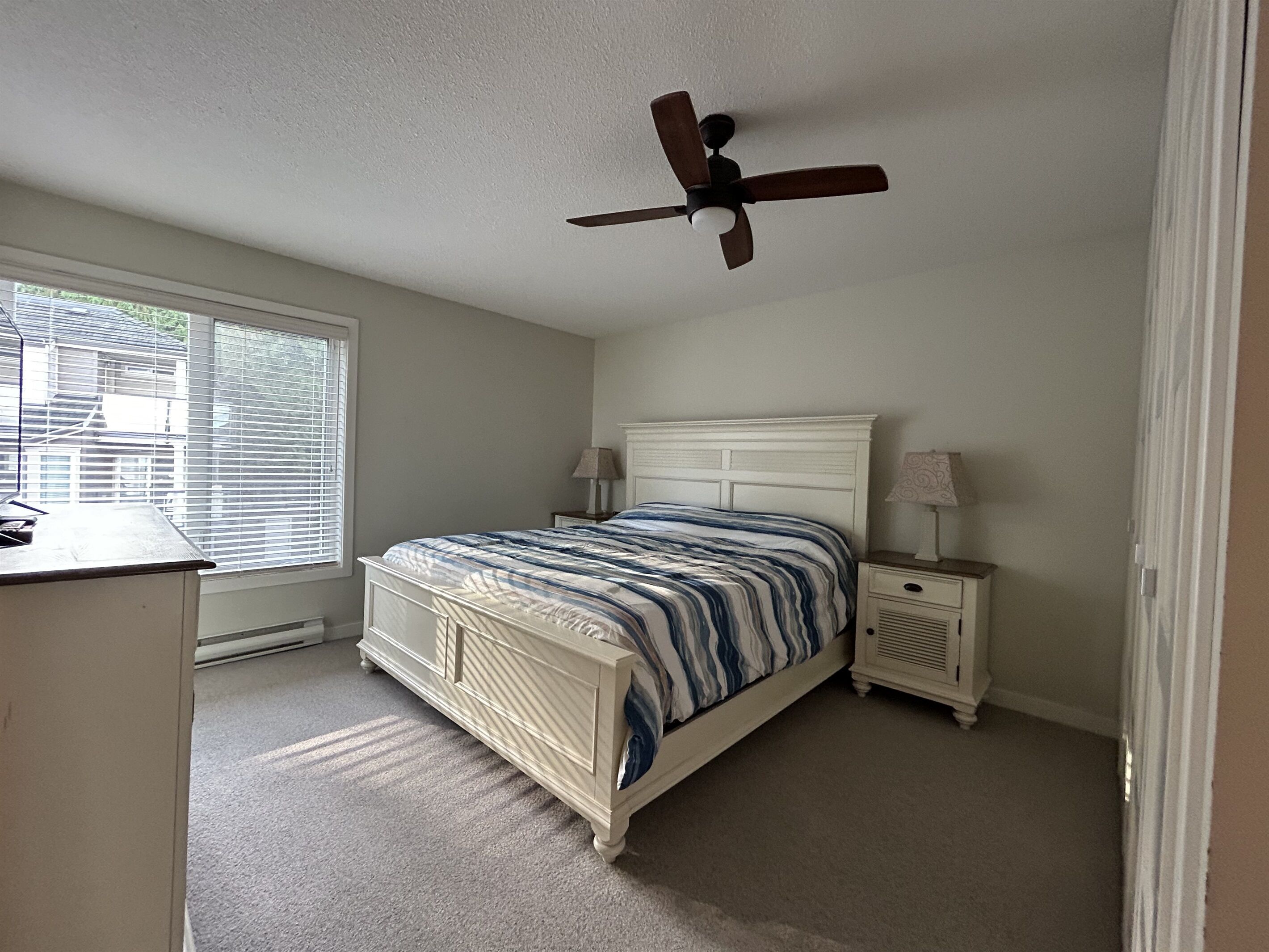 Master bedroom with ensuite & TV