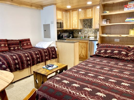 1 Full-size bed, 1 Twin bed.