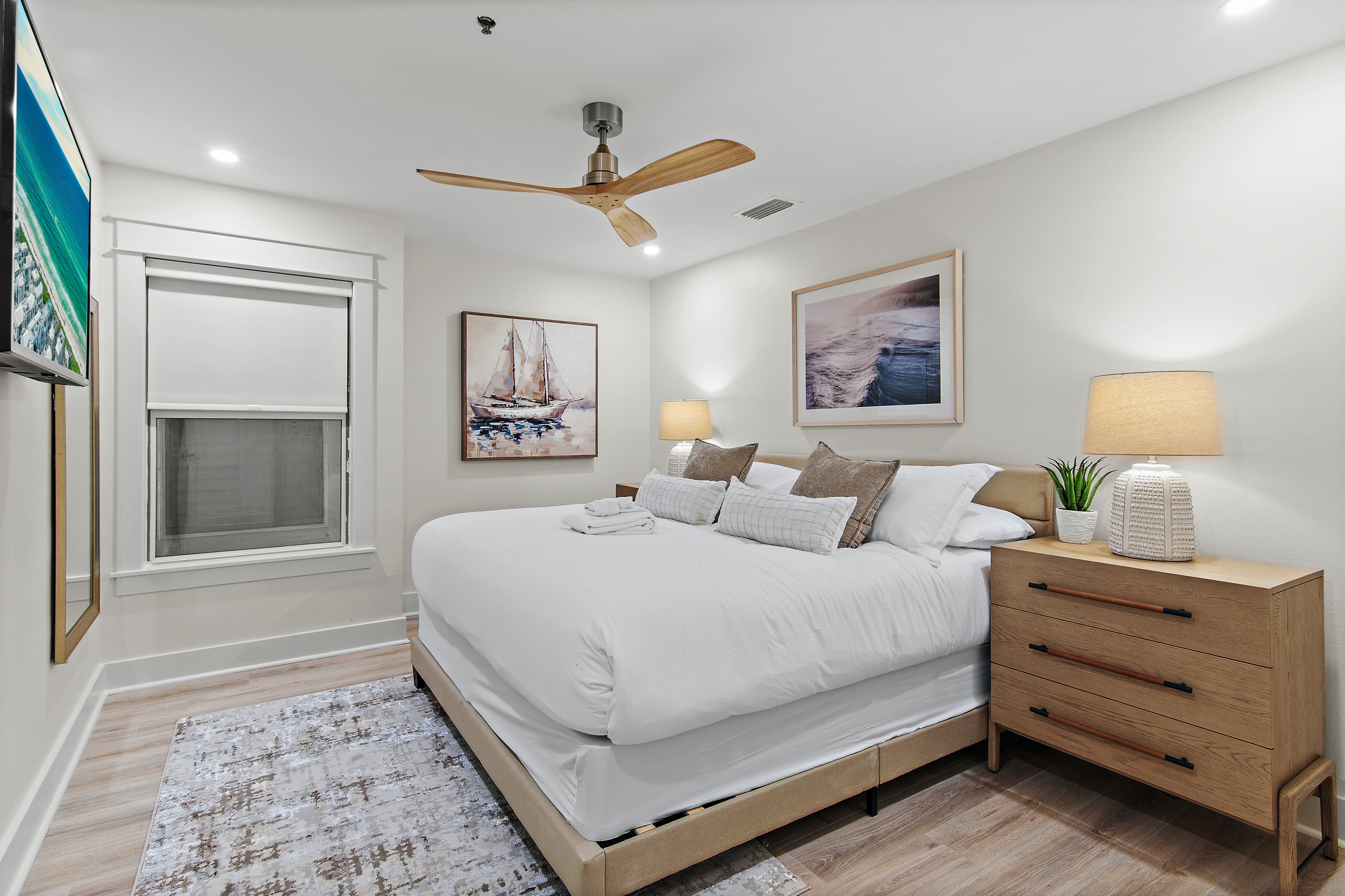 King Bed in 2nd bedroom
