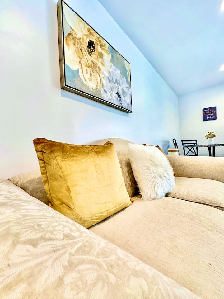 Tastefully decorated and ready for you to enjoy!