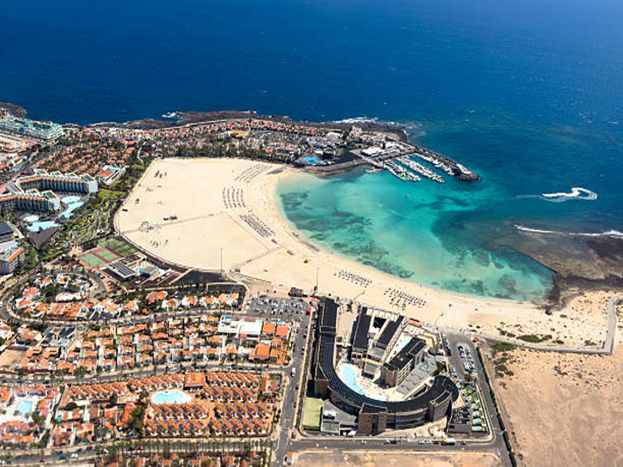 Beautiful Caleta de Fuste beach, Fuerteventura, perfect for enjoying the sun and the sea.