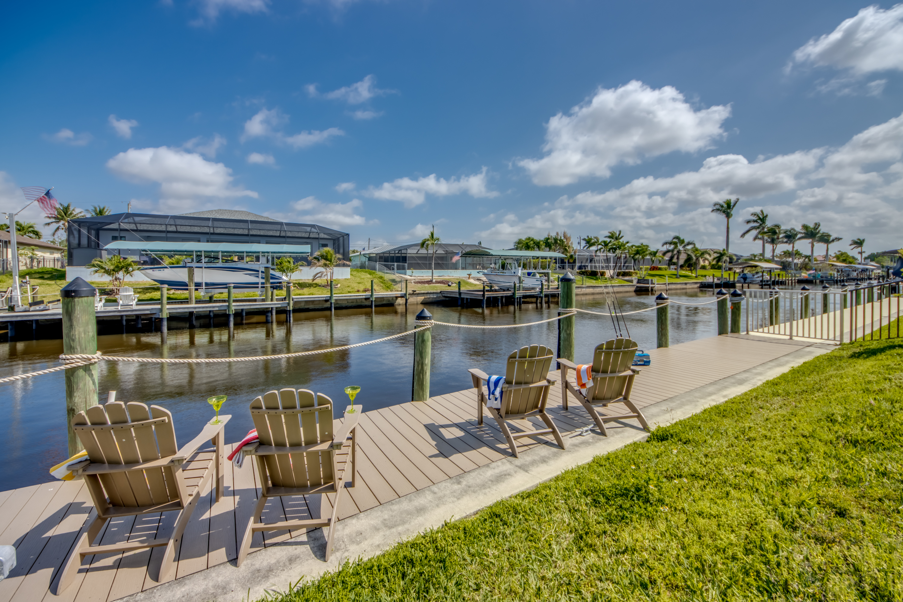 Villa 12 Spacious Beautiful Lanai, Pool, Bikes, Gulf Access. - Sue