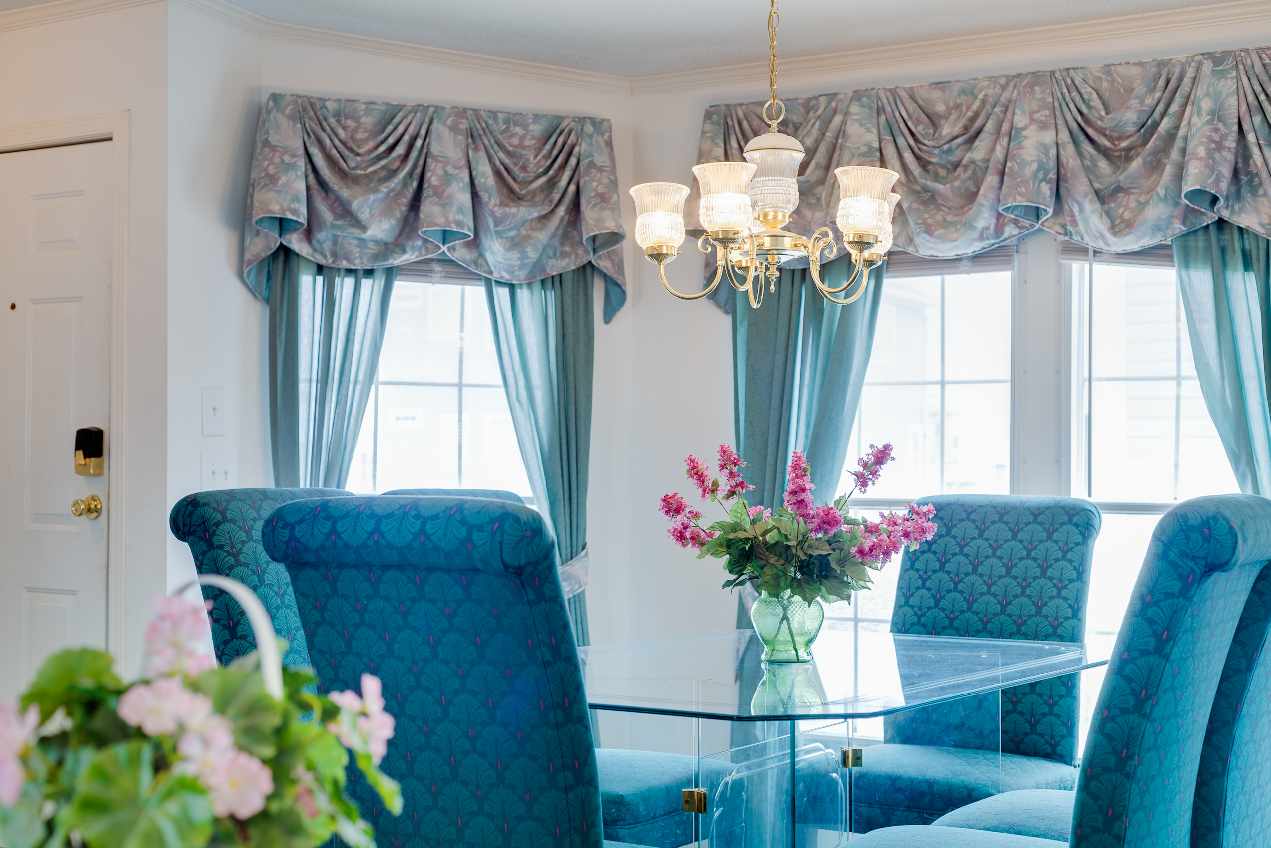 Dining Room - Seating for 6