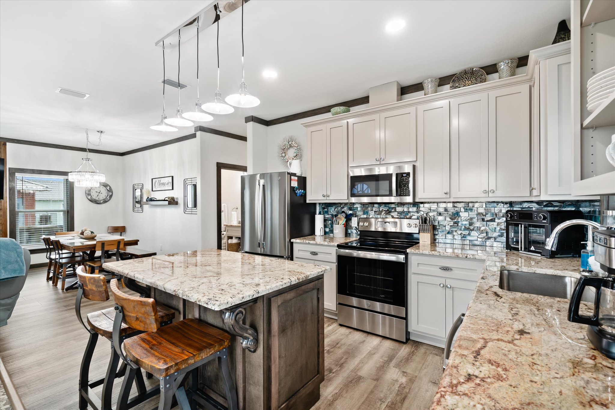 Kitchen Island sits two