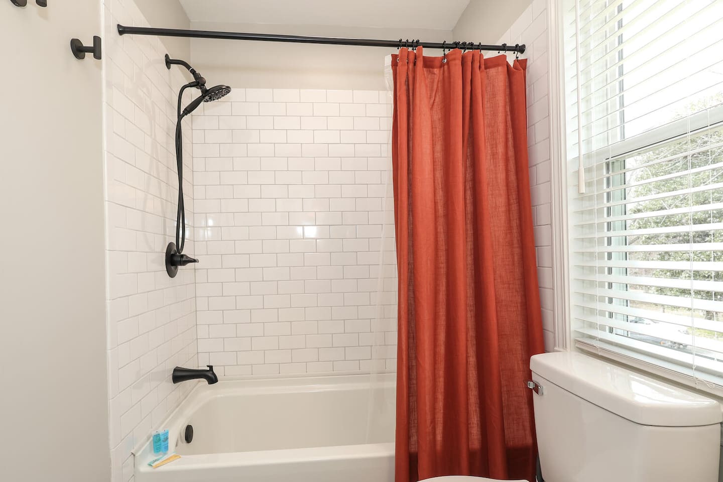 Full Bath - Upstairs Hall